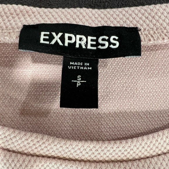 EXPRESS Pale Pink Shirt Sleeve Woman’s Shirt - Picture 4 of 6